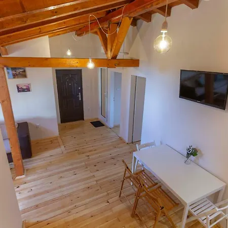 Gallery B28 - 3 Bedroom Downtown Апартаменты *