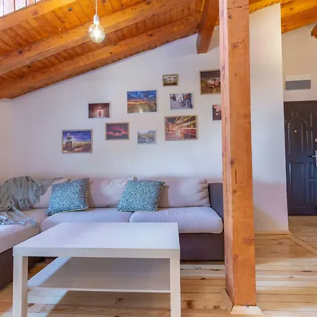 Gallery B28 - 3 Bedroom Downtown Апартаменты