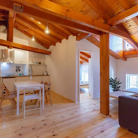 Gallery B28 - 3 Bedroom Downtown Апартаменты
