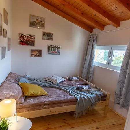 Апартамент Gallery B28 - 3 Bedroom Downtown *