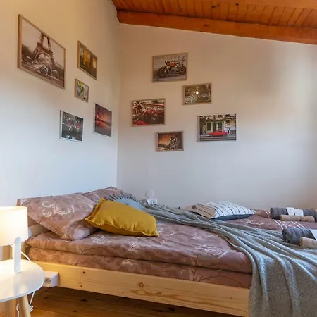 Gallery B28 - 3 Bedroom Downtown