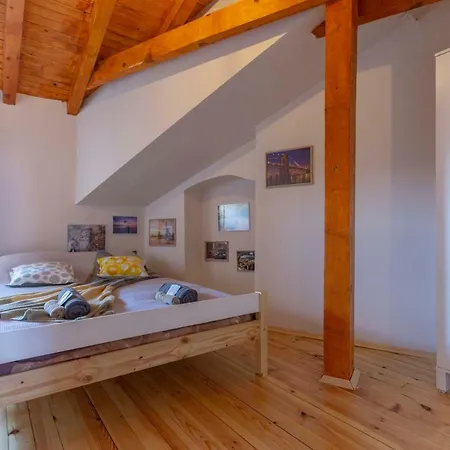 Gallery B28 - 3 Bedroom Downtown